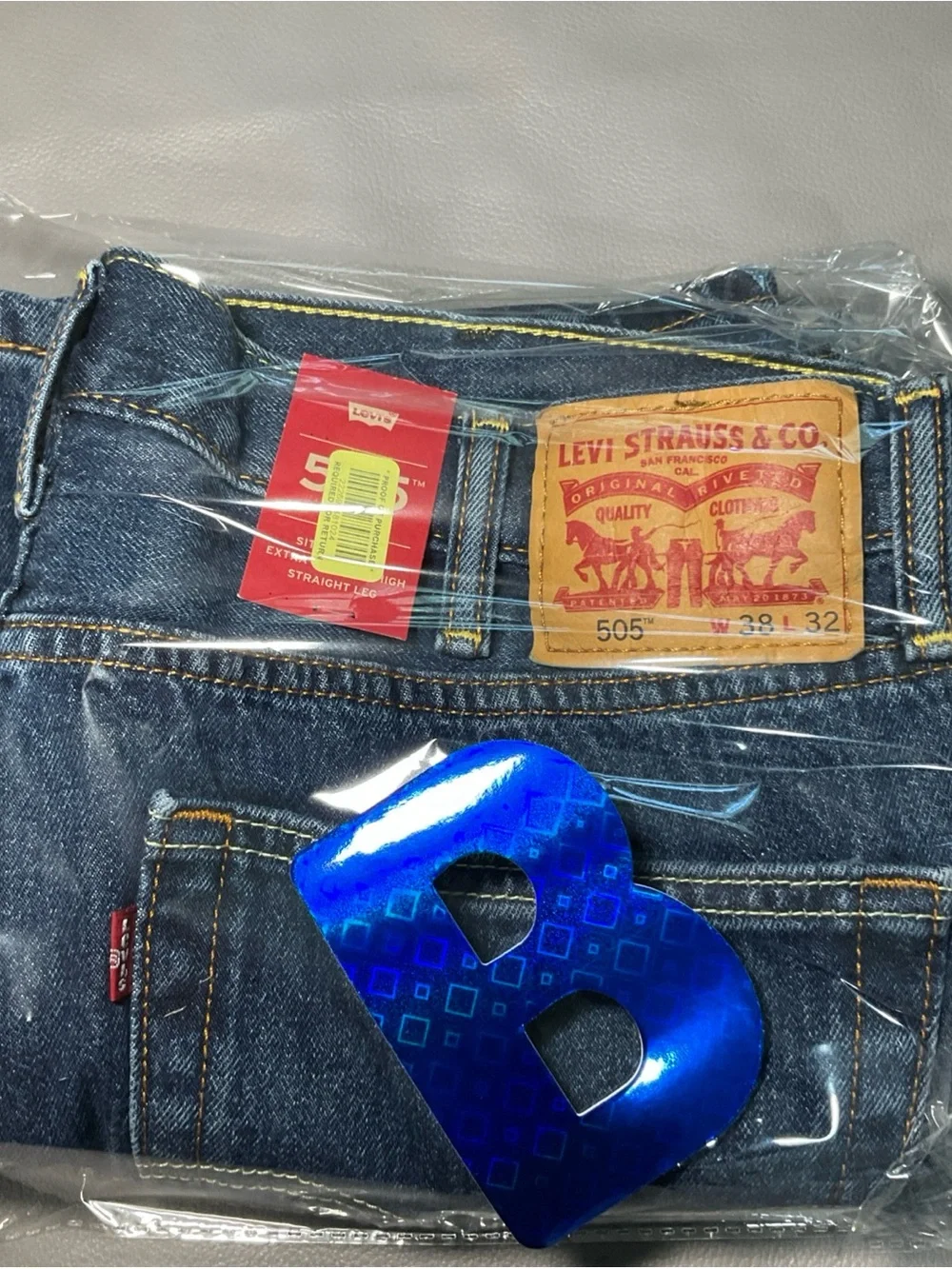 Levi's Men's Straight Jeans in Medium Blue Denim